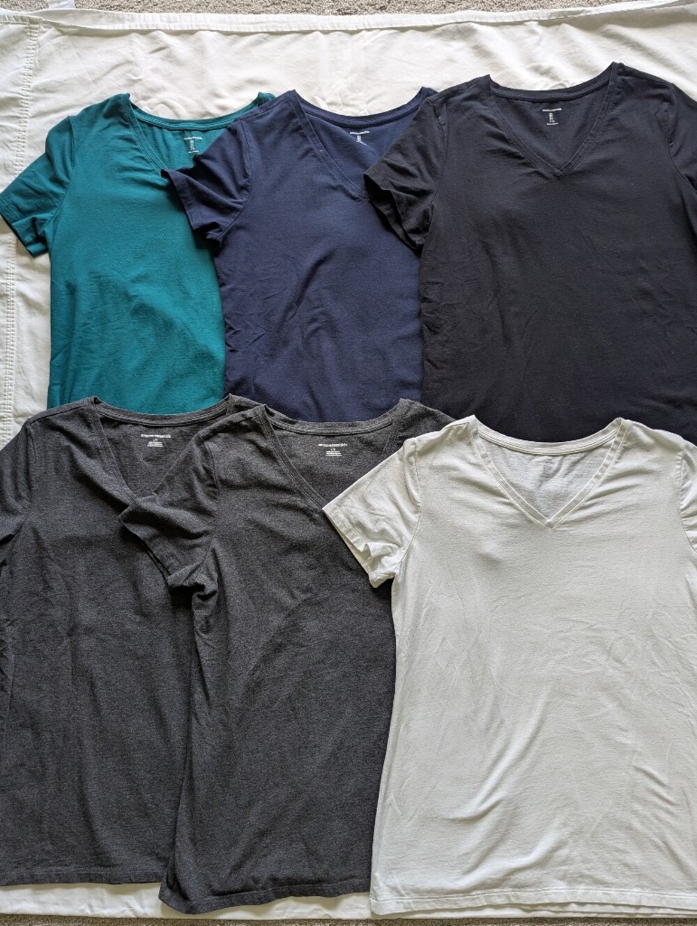 Amazon Essentials Women's V-Neck Shirt Sleeve (Set Of 6)